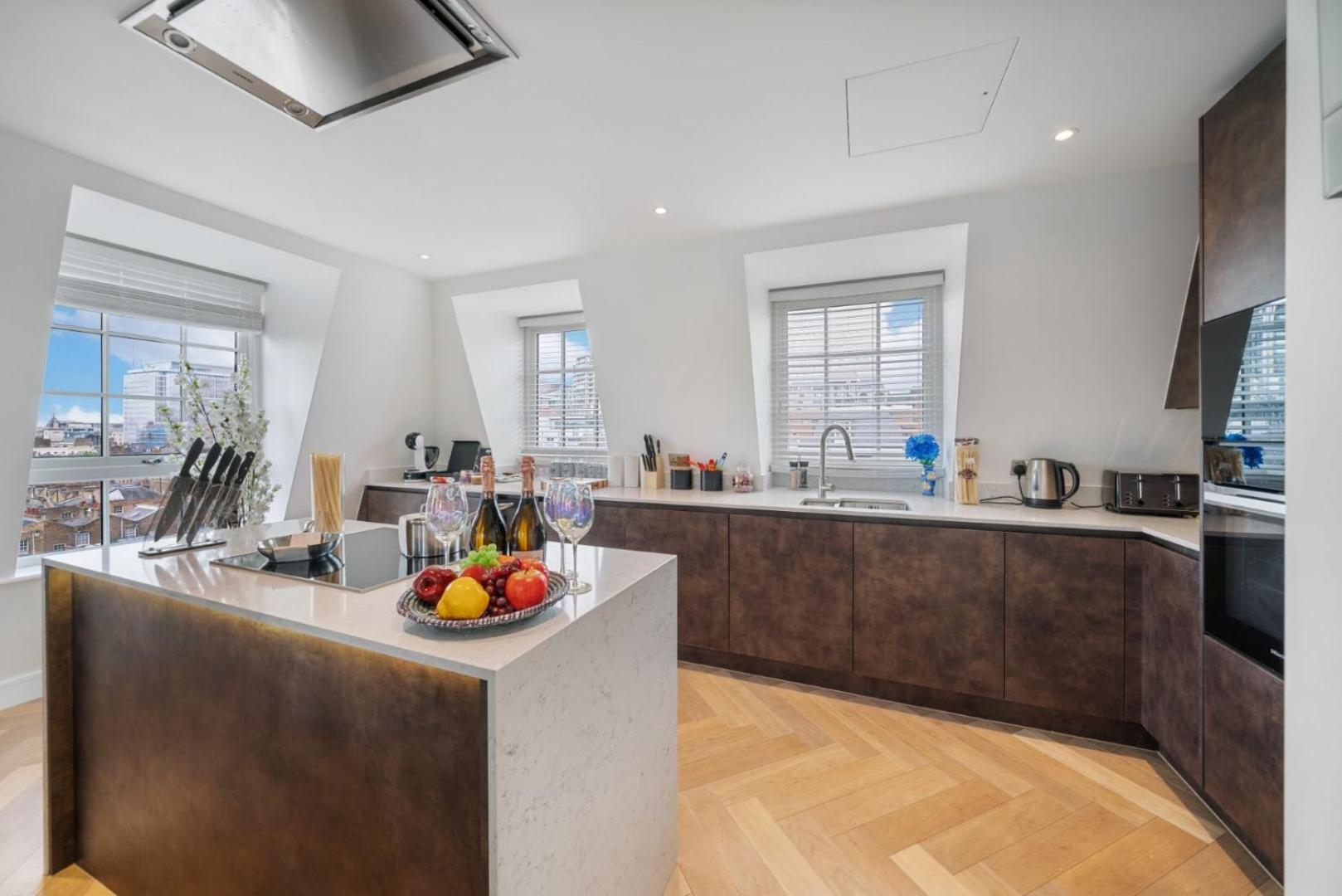 Elegant 3-Bedroom Penthouse In Marble Arch 70 Londýn Exteriér fotografie